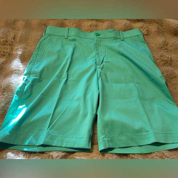 Nike Golf Tour Performance Shorts
Men 32 Bright Kelly Green Chino
Stretch Drifit - Picture 2 of 8